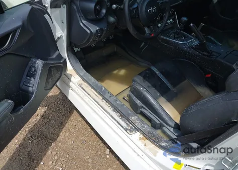 2023 Toyota Gr86 Premium z USA, uszkodzony, nr VIN JF1ZNBE13P9766628